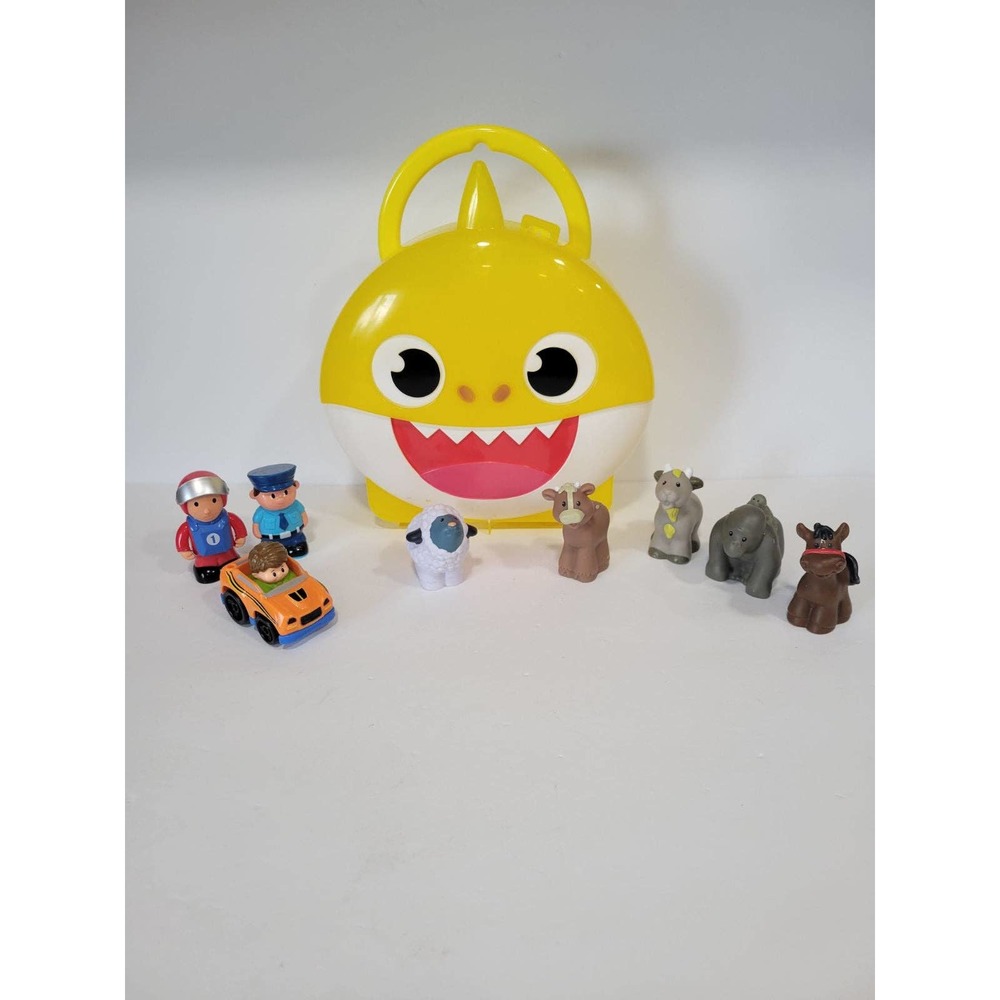 COPY - Baby Shark Yellow Carrying Case with Farm & Zoo Animals